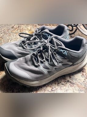 Size 7.5- Size 7.5- Women's Antora 3 trail running shoes in gray - Merrell